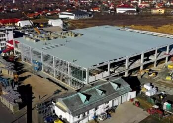 Aeroportul Internațional Maramureș va produce propria energie. Contract de 21,7 milioane de lei pentru un parc fotovoltaic de 2,5 MW