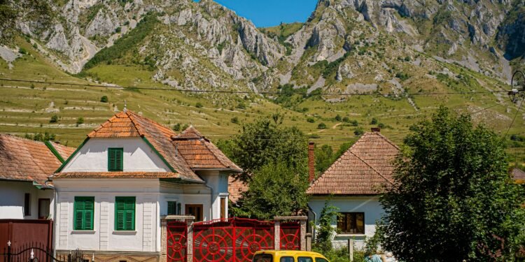 Noi proiecte pentru dezvoltarea comunei Bârsana. Investiții în infrastructură, educație și cultură