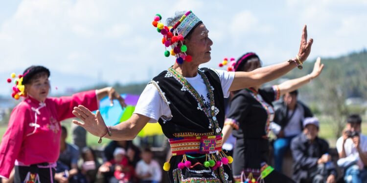 Ansamblul Mălinul va reprezenta Tăuții-Măgherăuș la Romanian Open Dance Cup. Dans popular și tradiție pe scena Sălii Sporturilor