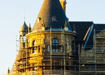Casa Memorială „Stan Ioan Pătraș” din Săpânța, în plin proces de restaurare. Monumentul dedicat creatorului Cimitirului Vesel, readus la viață