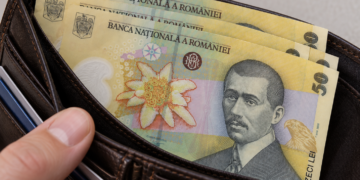 Presiunea pe pita valutara: cursul euro urca la 5,35 lei, nou record istoric