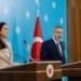 Ministrul de externe turc Hakan Fidan si omologa ungara Anita Orban