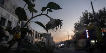 Zeci de morti in urma atacurilor rusesti asupra Kievului