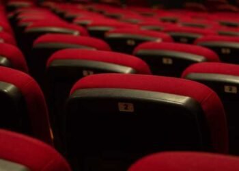 Nicușor Dan a pártelnökökkel egyeztet a vitatott bértörvényről