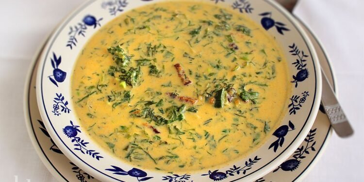 Zeamă de șălate (ciorbă de salată verde) — rețeta tradițională a Maria Lazăr din Giulești